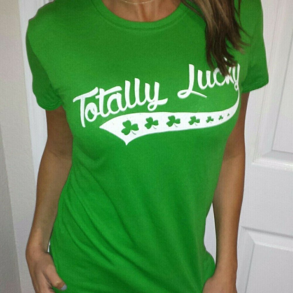 🔥🔥SALE🔥🔥ST PATRICK'S DAY Kelly Green/White TOTALLY LUCKY Shamrock Tee